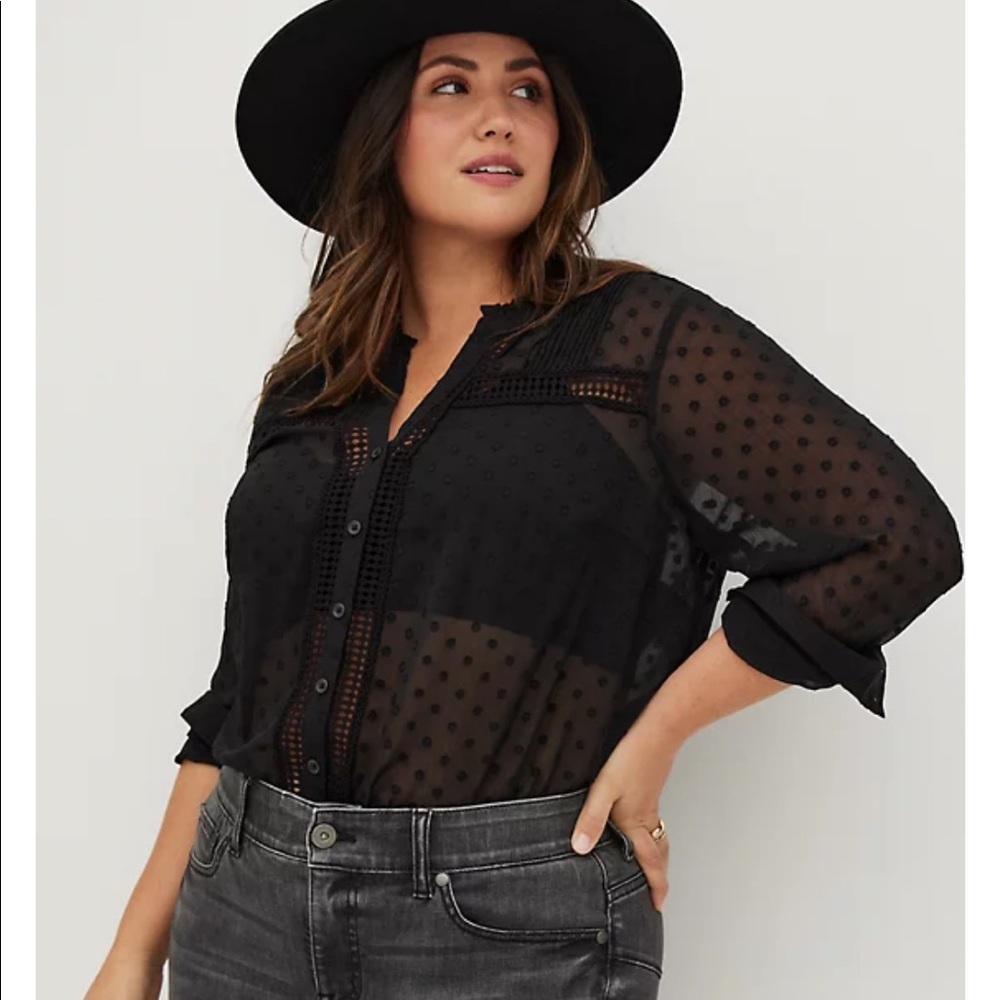 Torrid BUTTON DOWN BLOUSE - CHIFFON CLIP DOT BLACK sz 4